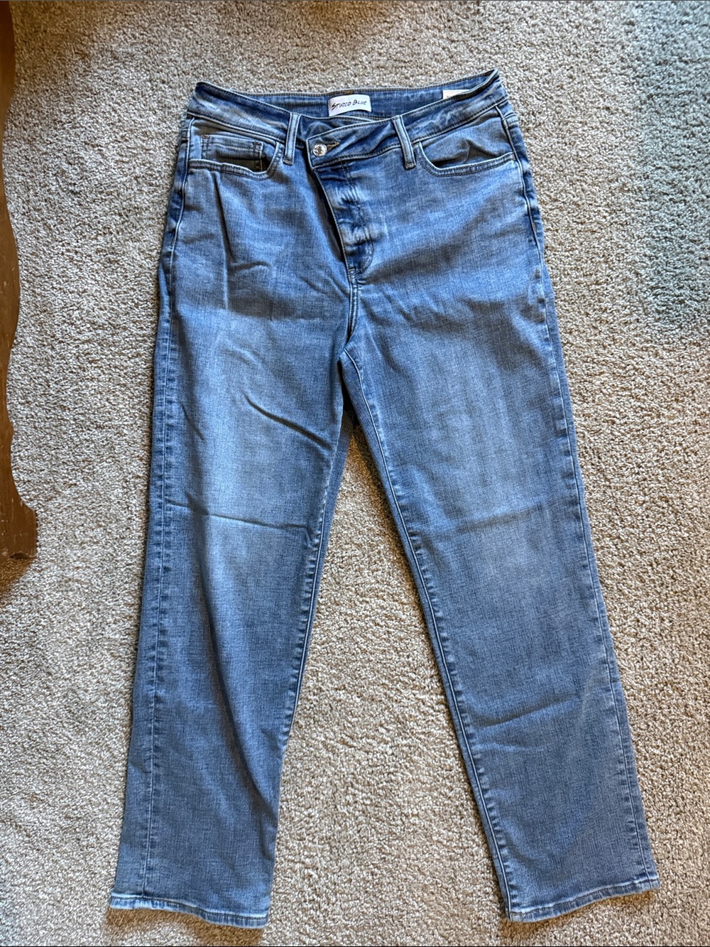 Studio Blue Straight-Leg Jeans in Medium Blue Wash